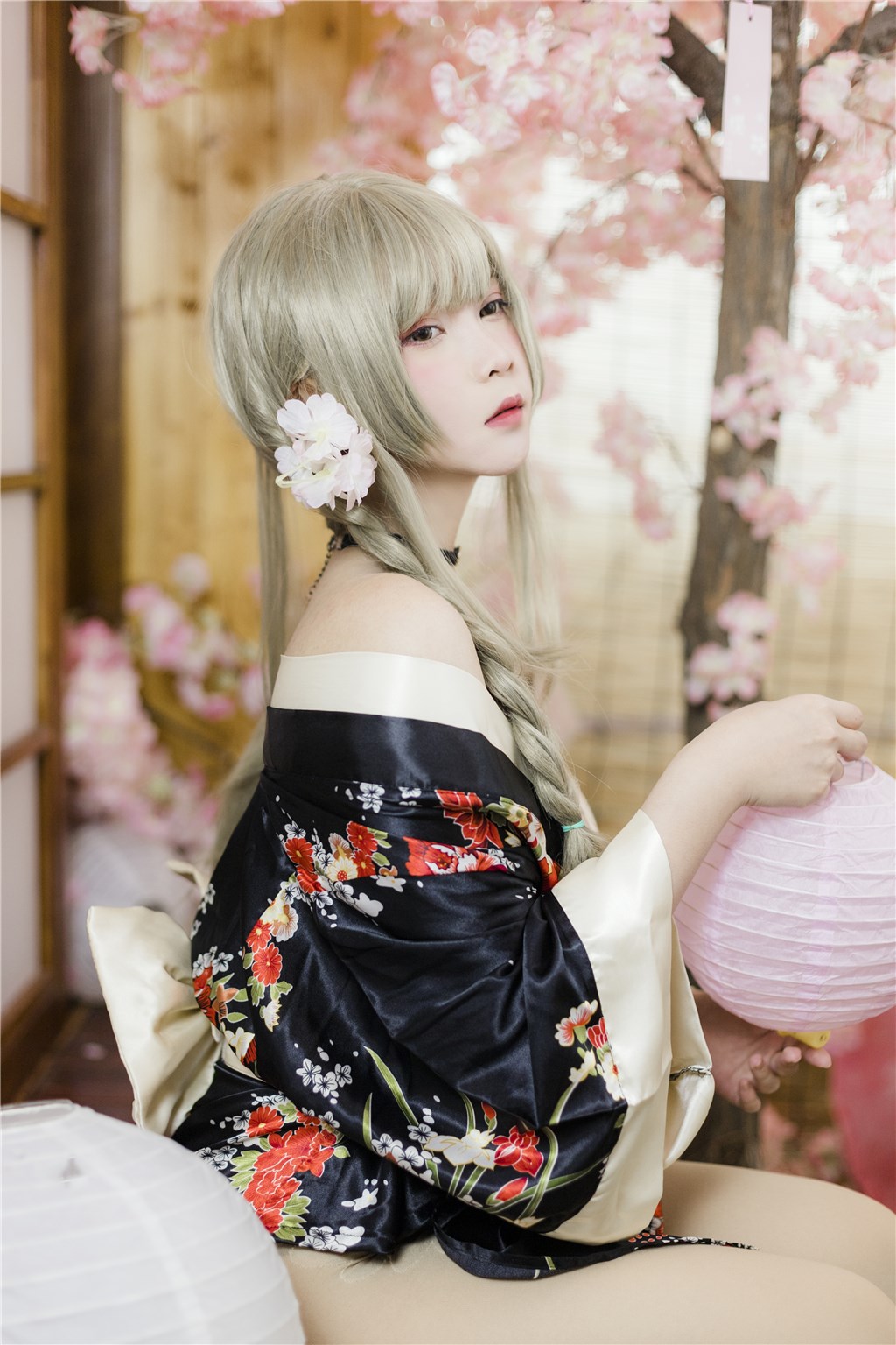 夜幕豪情传：当红男神在私人酒局中展示出的狂野情欲与风流韵味